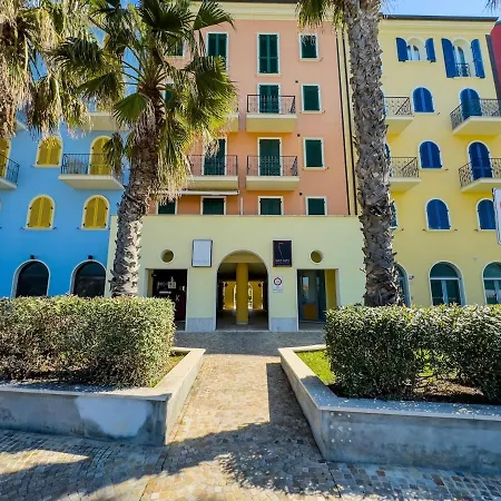 Fronte Mare - Incantevole Trilocale A شقة