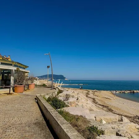 Fronte Mare - Incantevole Trilocale A